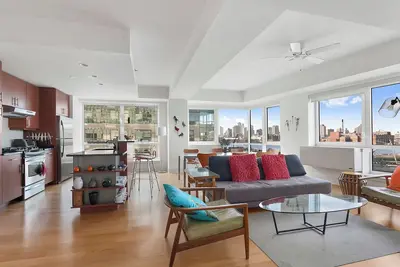 Image de Architect designed  2-bedroom apartment with unbelievable views. All amenities.