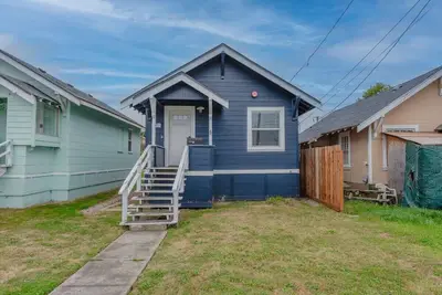 Charming Modern Cottage, Downtown @pinpointstays