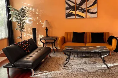 Image de Fabulous 3-bedroom 3 bath house with loft