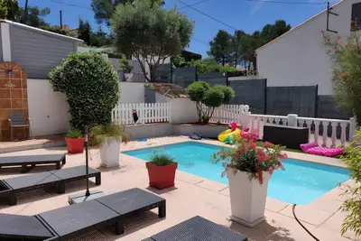 Image de Chambre d'hôtes 'Jungle' avec piscine partagée, Wi-Fi et climatisation