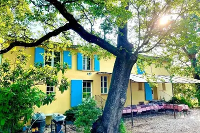 Image de Villa 5* Les Chênes avec piscine dans un domaine viticole 5 suites 11 pers