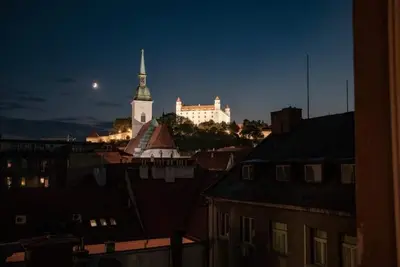 Image de Elegant City-Center Apartment in Bratislava’s Prestigious Esterházy Palace