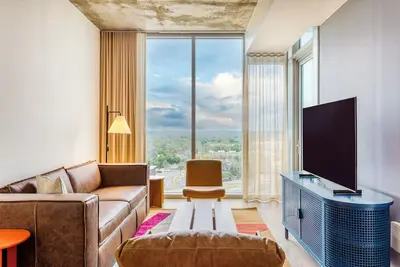 Image de Downtown Austin Condo | 1br + Sleep Sofa | Natiivo
