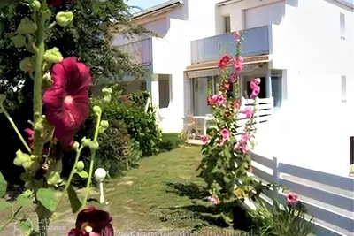 Image de Nouveau  A 80 m mer, Bel Appartement 40 m2, Jardin clos  véranda  Wifi  Parking