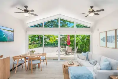 Pool, Beach, Ac, Fast WiFi | Avellanas Modern Home