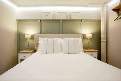 Image de Victoria Bar by Chateau Anna, Central, free parking