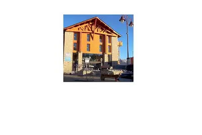 Image de T2 Plein Centre Font Romeu Face télécabines\nPiscine chauffée Sauna Hammam\nGarage