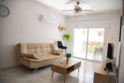 Image de Cozy 2-Bedroom Apartment near Makenzy Beach