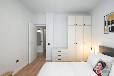 Image de 2br Apt w/ Access To Jacuzzi Sauna And Rooftop Views 320