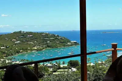 Image de \"Up On The Rocks\" SolVillasUSVI