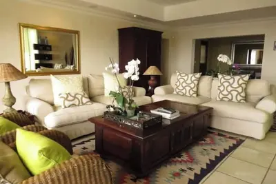 Image de 🏡 Spacious 650m2 Holiday Home with Sea Views, Private Studio & Full-Time Staff