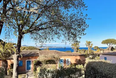 Image de Villa vue mer, Golfe de Saint Tropez (83) 4 personnes, piscine - Toutes saisons