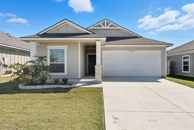 Image de New! New Temple Home Near Hospitals & College