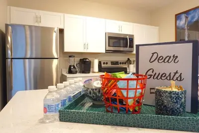 Image de Unit 31 1br with Den Office Space Long-term stays