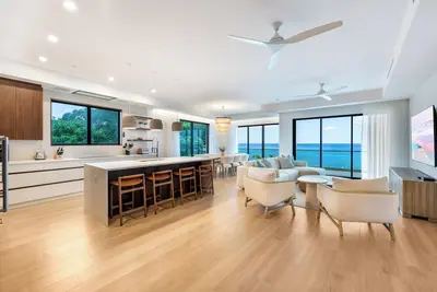 Image de Sands #5: New Luxury 7 Mile Beach Condo w/Rooftop Pool + Cabanas & Beach Deck