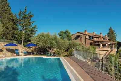 Image de Panoramic, lighted pool, large garden, in the woods, 15 min from the sea (3)
