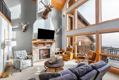 Image de Bornholm Lodge - Ski-In/Ski-Out with Hot Tub