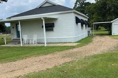 Image de Quiet, Peaceful River property on 1. 5 acres in Sterlington.