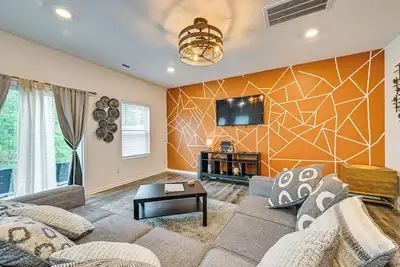 Image de 2 Mi to Whitewater Center: Suburban Abode w/ Patio