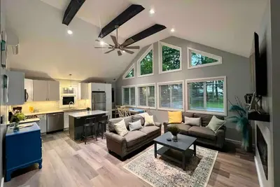 Image de Parkside Cottage -New Construction!