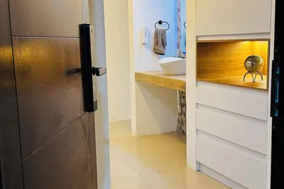 Image de Modern apartment next to the fair