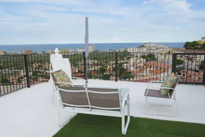 Image de 2-bedroom house for 6, coastal views and outdoor jacuzzi