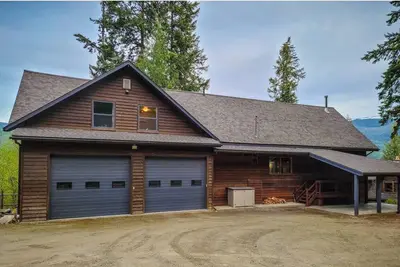 Image de Lodge in \"The Woods Nelson\" with Lake Views