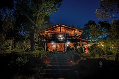 Image de Cozy & Private Cabin, Fully Equipped, Easy Access & Tourist Hotspots.