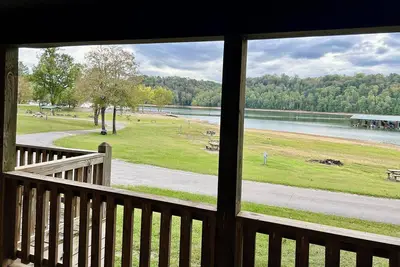 Image de Terrific 3-bedroom Cabin on Wolf River