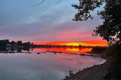 Image de Marvelous 2-bedroom house with view of sunsets 20 min from Montreal airport