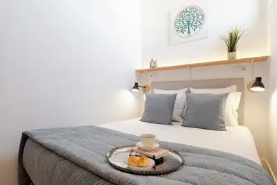 Image de Cozy T1 Flats with Courtyard Bbq by HostWise