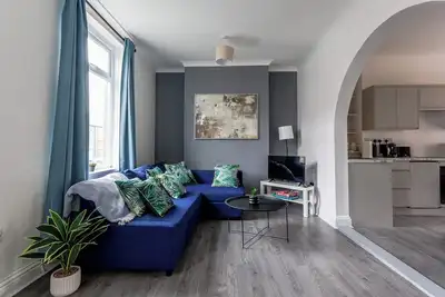 Image de 3 Bed House - Sleeps 6 - Parking - Wifi