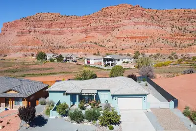 Image de Upscale 2br-2ba home. Hot tub and red rock views!