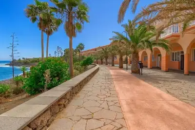 Image de Appartement précieux à Caleta Interian Beach, par Paramount Holidays