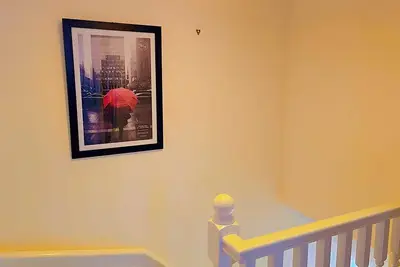 Image de Experience Comfort and Style at Our Modern Luxury 3-Bedroom Guesthouse in Wigan\"