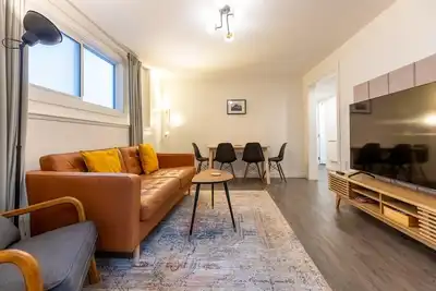 Image de 2 Bedrooms l  Sleeps 4 Adults l Kitchenette