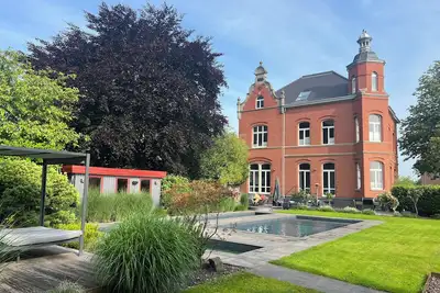 Image de Manor house with pool