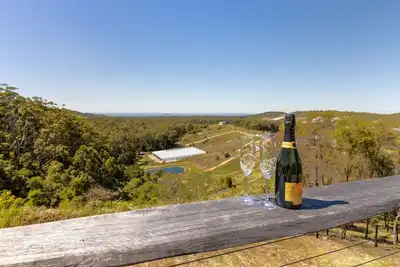 Image de Ocean View Escape - less than 5 min to the highway