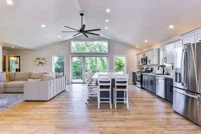 Image de New Modern Construction on McNutt Lake, Minutes from downtown Minocqua!