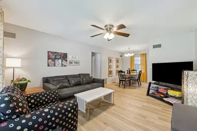 Image de 3-bedroom house in lovely Wichita with firepit and sunroom - close to Towne East