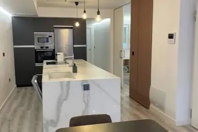 Image de Modern and stylish design apartment within walking distance of the city center.