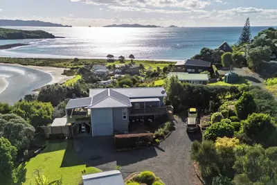 Image de Coastal Serenity - Tapuaetahi Beach Escape