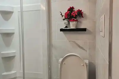 Image de Complete Comfort – Private 2br Basement