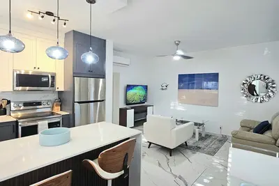 Image de Comfort Meets Convenience – Gated Corporate Apartment in Wheeland