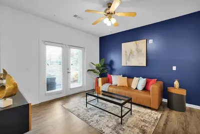 Image de King Bed•Salt Pool•Luxe 1br •Gym• Super Clean Vibe