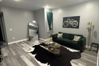 Image de The Emerald Room-3bd-3bth-Patio