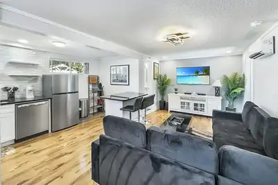 Image de 2-Bedroom Apartment near Folly Beach & Downtown