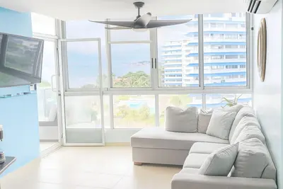 Image de Charming 2-bedroom + 2-bathroom Ocean Front apartment with Ac and amazing views