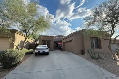 Image de Peaceful villa with Ac in gated community in sunny North Scottsdale