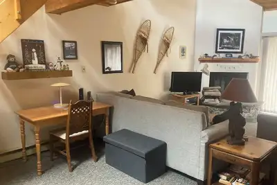 Image de Charming 2-bedroom townhome in lovely Windham Mountain Village. Walk to skiing.